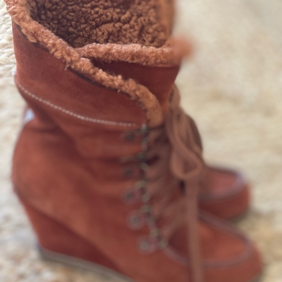 Amazing Vintage Charles David Rust Brown Lace Up Heeled Wedge Boots - Picture 3 of 16